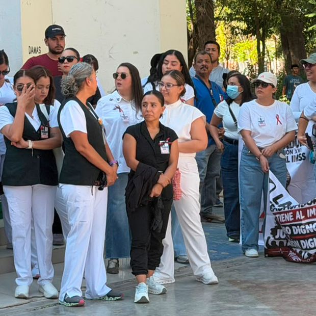 Trabajadores del IMSS Realizan Marcha en Lerdo, Durango; Piden Aumento Salarial